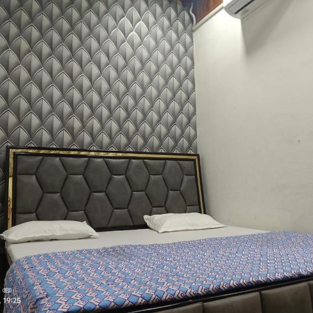 מלון מטורה Hari Krishnam Residency מראה חיצוני תמונה